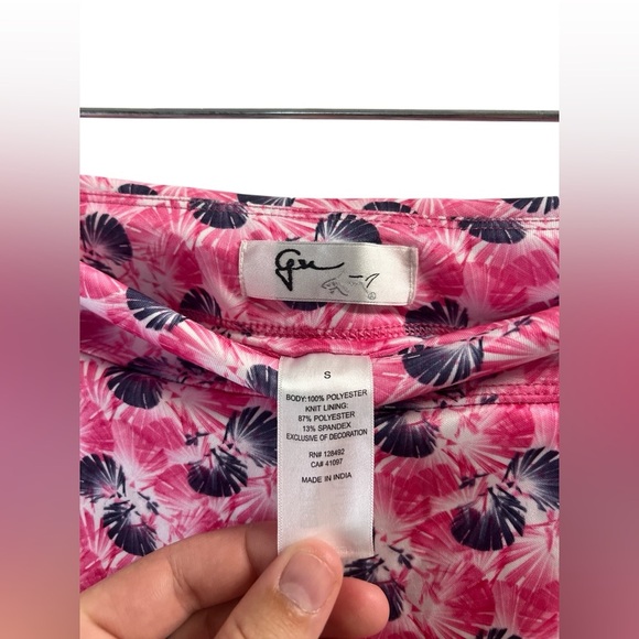 Greg Norman pink and purple patterned athletic skirt - Picture 3 of 4